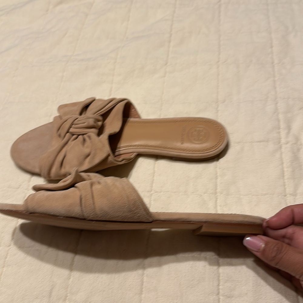 Tory Burch Annabelle Bow Slide, Size 8.5. Tan, Bl… - image 2